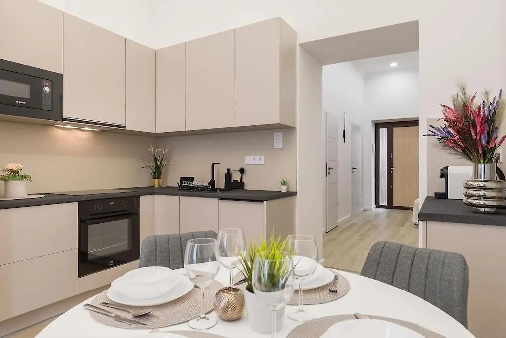 Apartmán Deluxe Central Budapest Retreat - Free Parking Maďarsko
