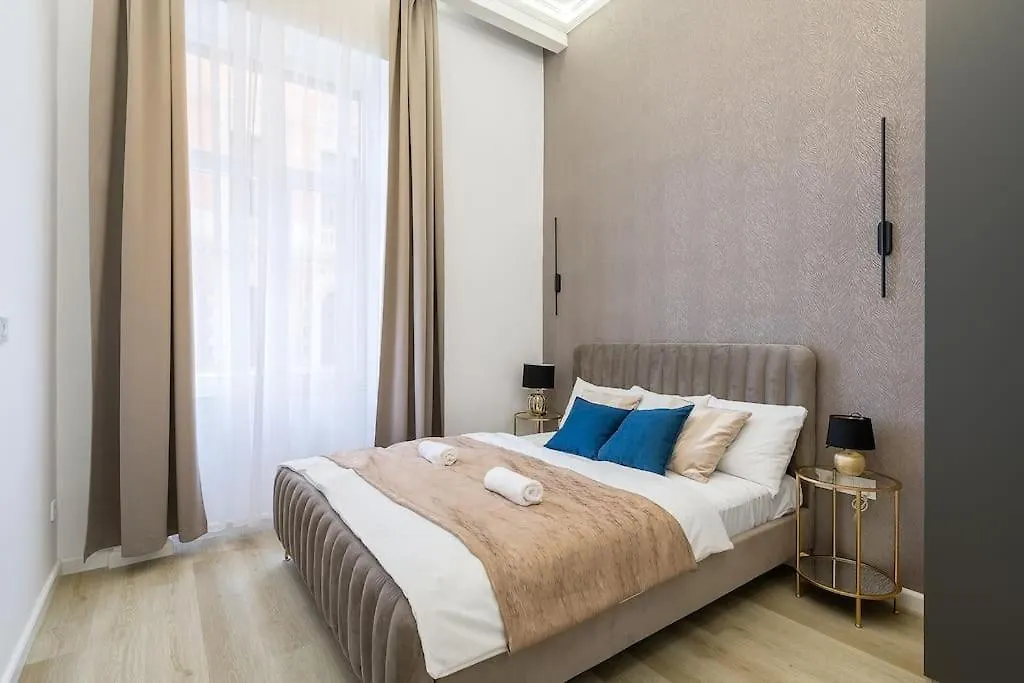 Deluxe Central Budapest Retreat - Free Parking