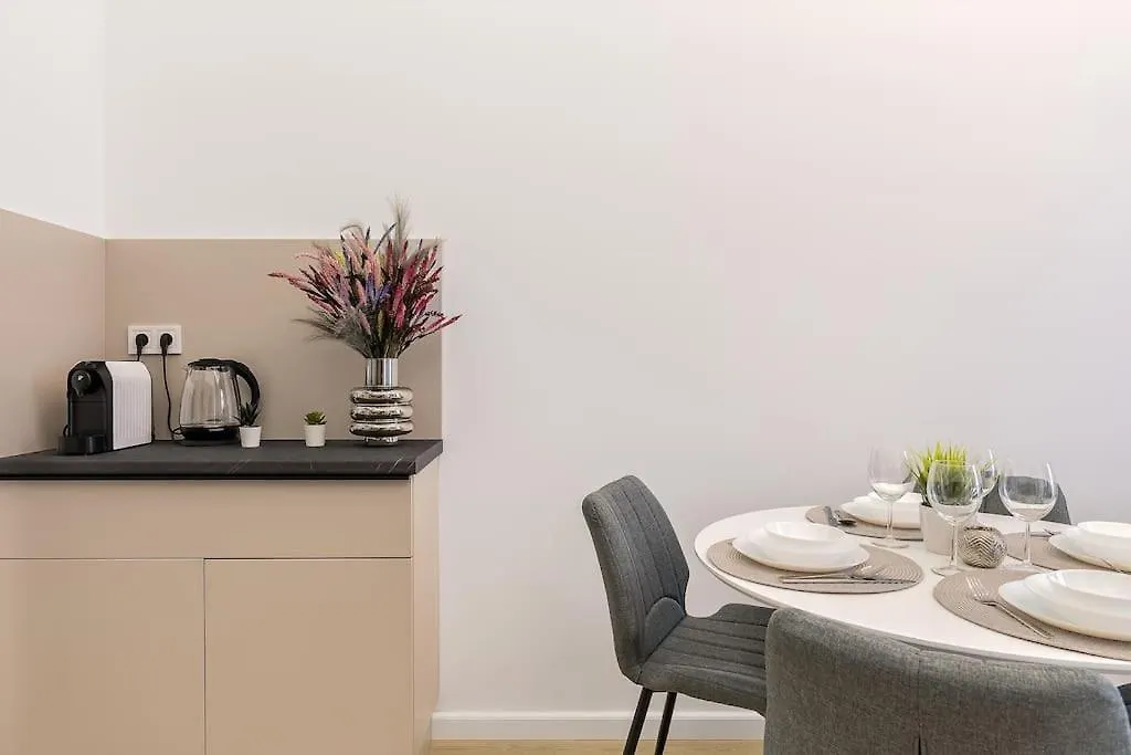 Deluxe Central Budapest Retreat - Free Parking