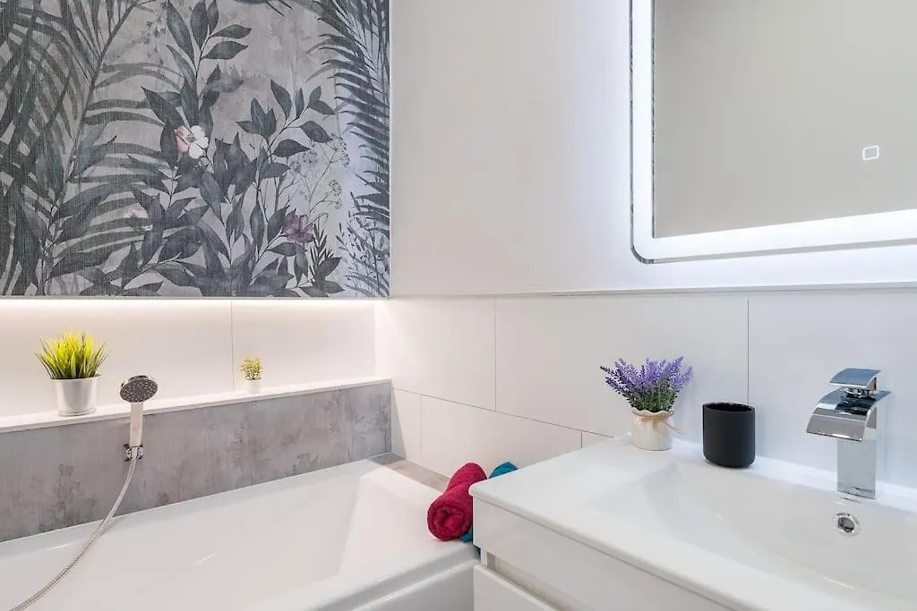 Deluxe Central Budapest Retreat - Free Parking 0*,  Ungheria